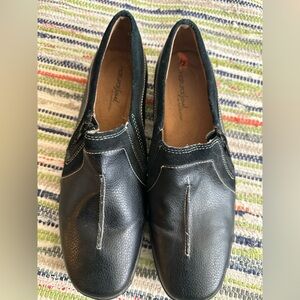 Natural Soul Black Comfort Loafers with stitching details, women’s size 9 1/2